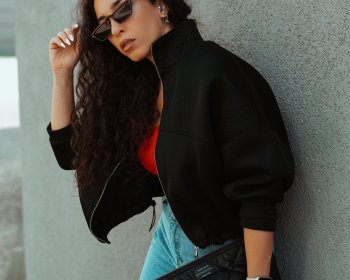 Sexy Clutches: How to Buy & Wear a Designer Clutch Bag